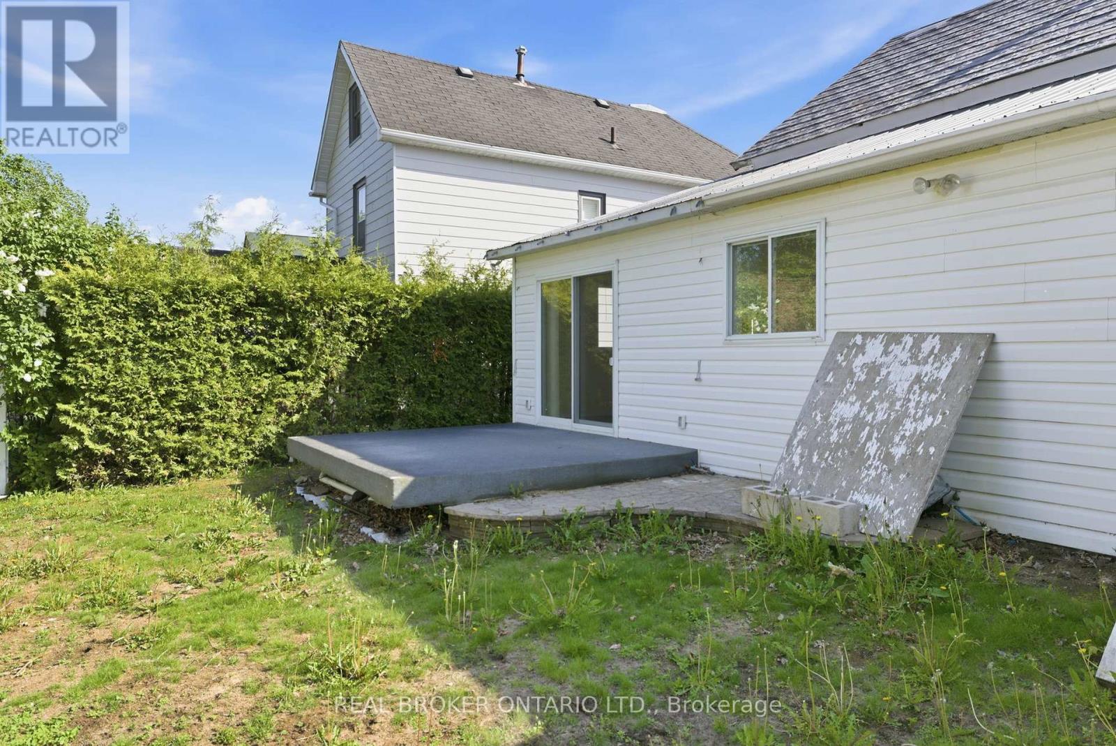 33 Victoria Street, Carleton Place, Ontario  K7C 2W2 - Photo 35 - X13210682