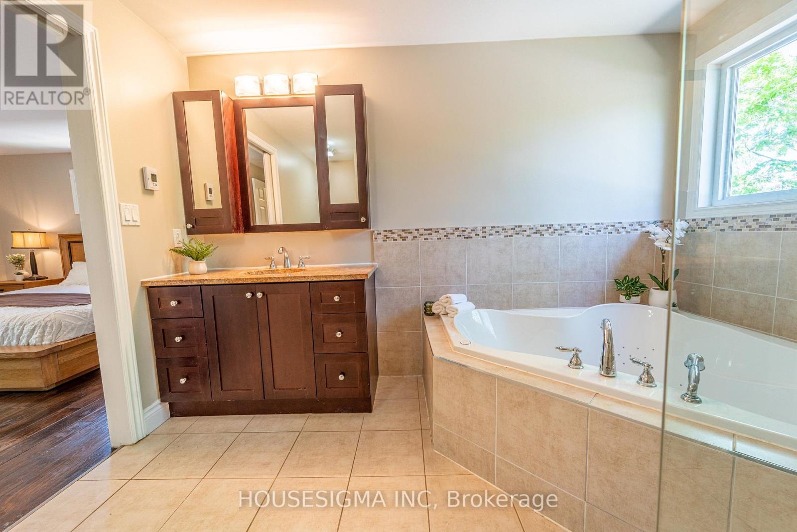 2032 Kings Grove Crescent, Ottawa, Ontario  K1J 6G1 - Photo 34 - X13210714