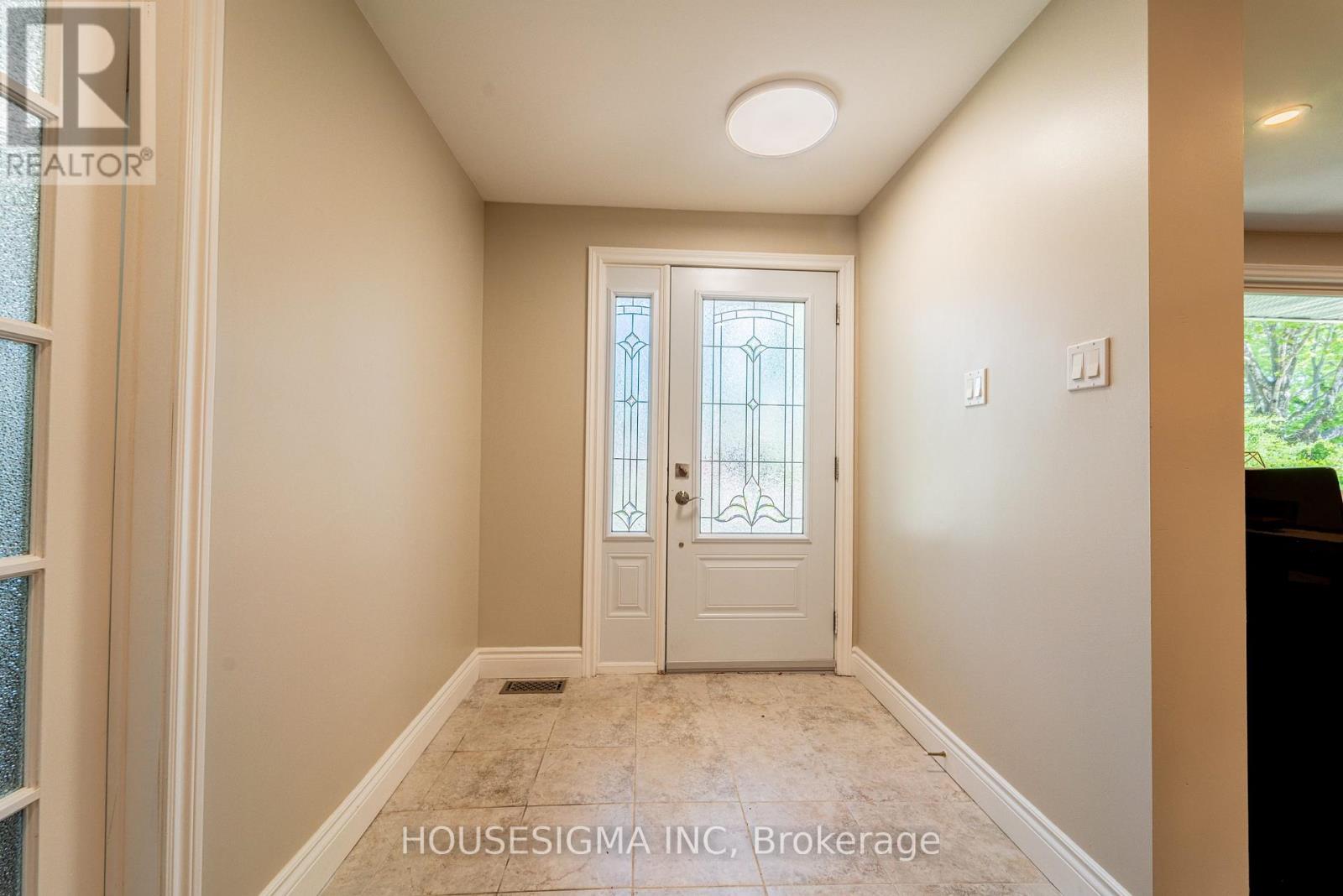 2032 Kings Grove Crescent, Ottawa, Ontario  K1J 6G1 - Photo 4 - X13210714