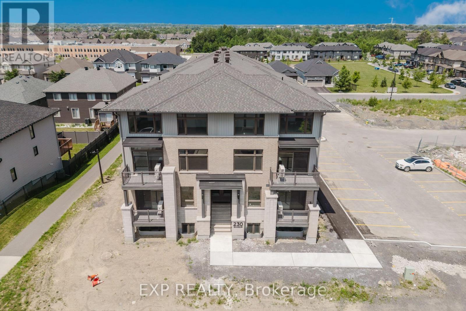 E - 230 Pingwi Place, Ottawa, Ontario  K1X 0E9 - Photo 2 - X13210790