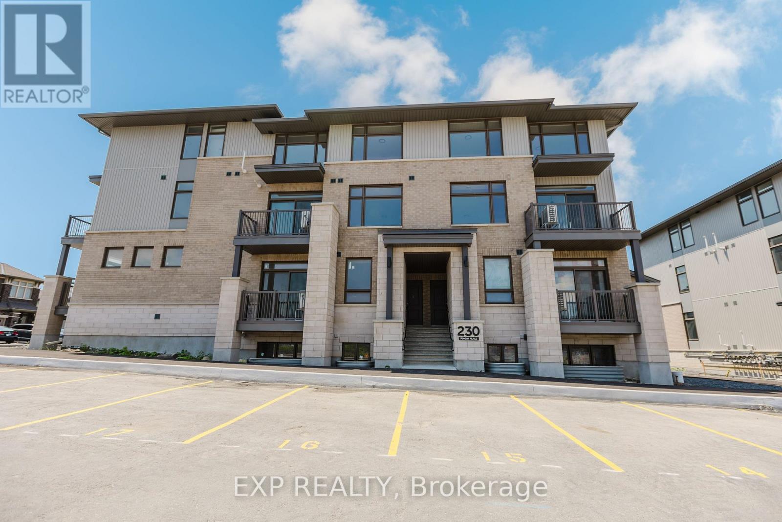 E - 230 Pingwi Place, Ottawa, Ontario  K1X 0E9 - Photo 3 - X13210790