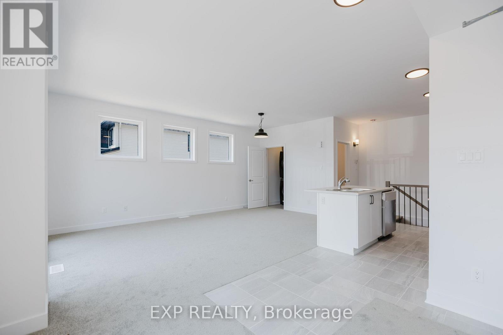E - 230 Pingwi Place, Ottawa, Ontario  K1X 0E9 - Photo 5 - X13210790