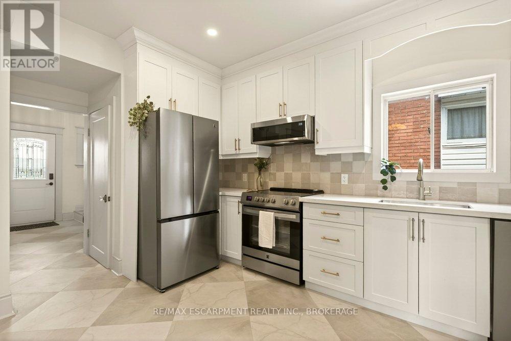 106 Grosvenor Avenue N, Hamilton, Ontario  L8L 7S6 - Photo 19 - X13210556