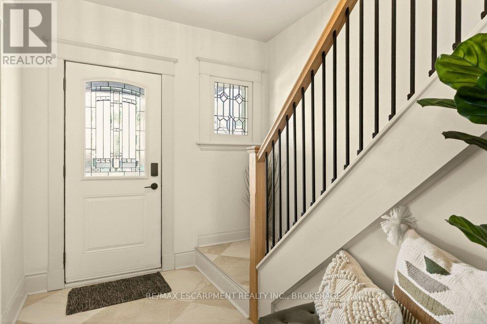 106 Grosvenor Avenue N, Hamilton, Ontario  L8L 7S6 - Photo 5 - X13210556