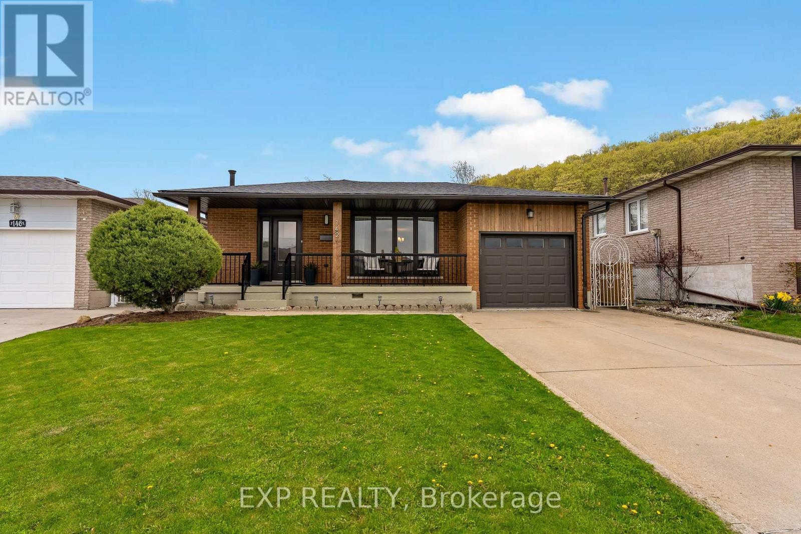 142 Marcella Crescent, Hamilton, Ontario  L8K 6G3 - Photo 1 - X13210606