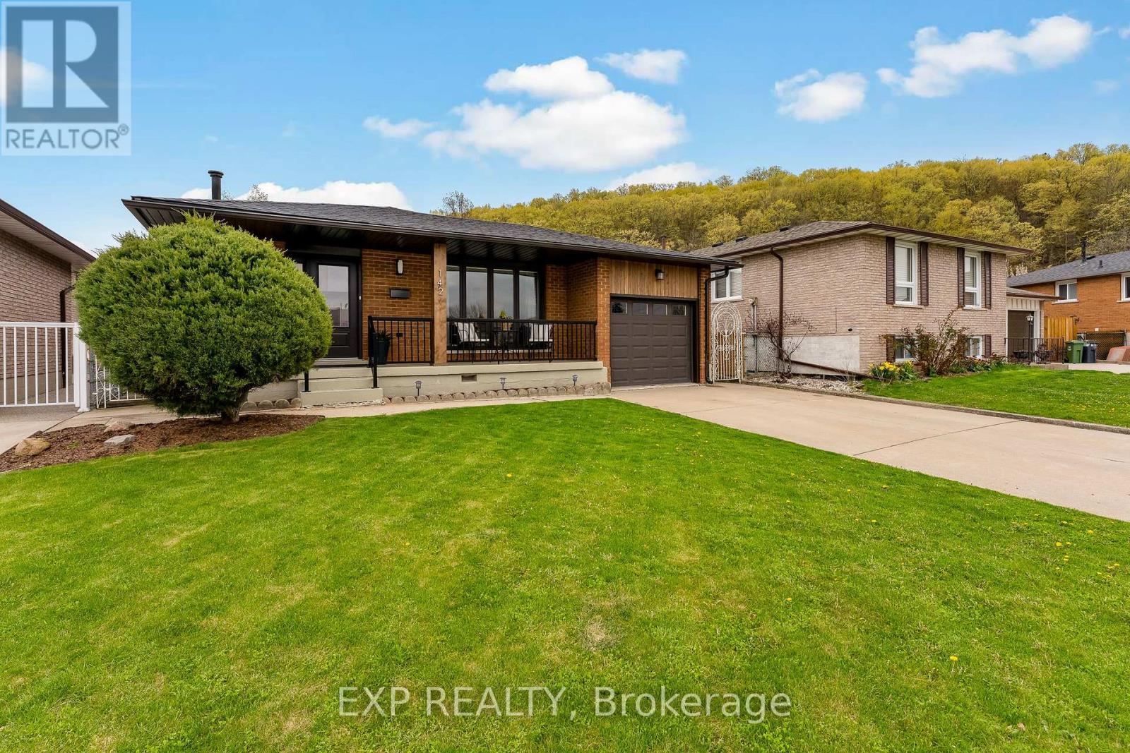 142 Marcella Crescent, Hamilton, Ontario  L8K 6G3 - Photo 4 - X13210606