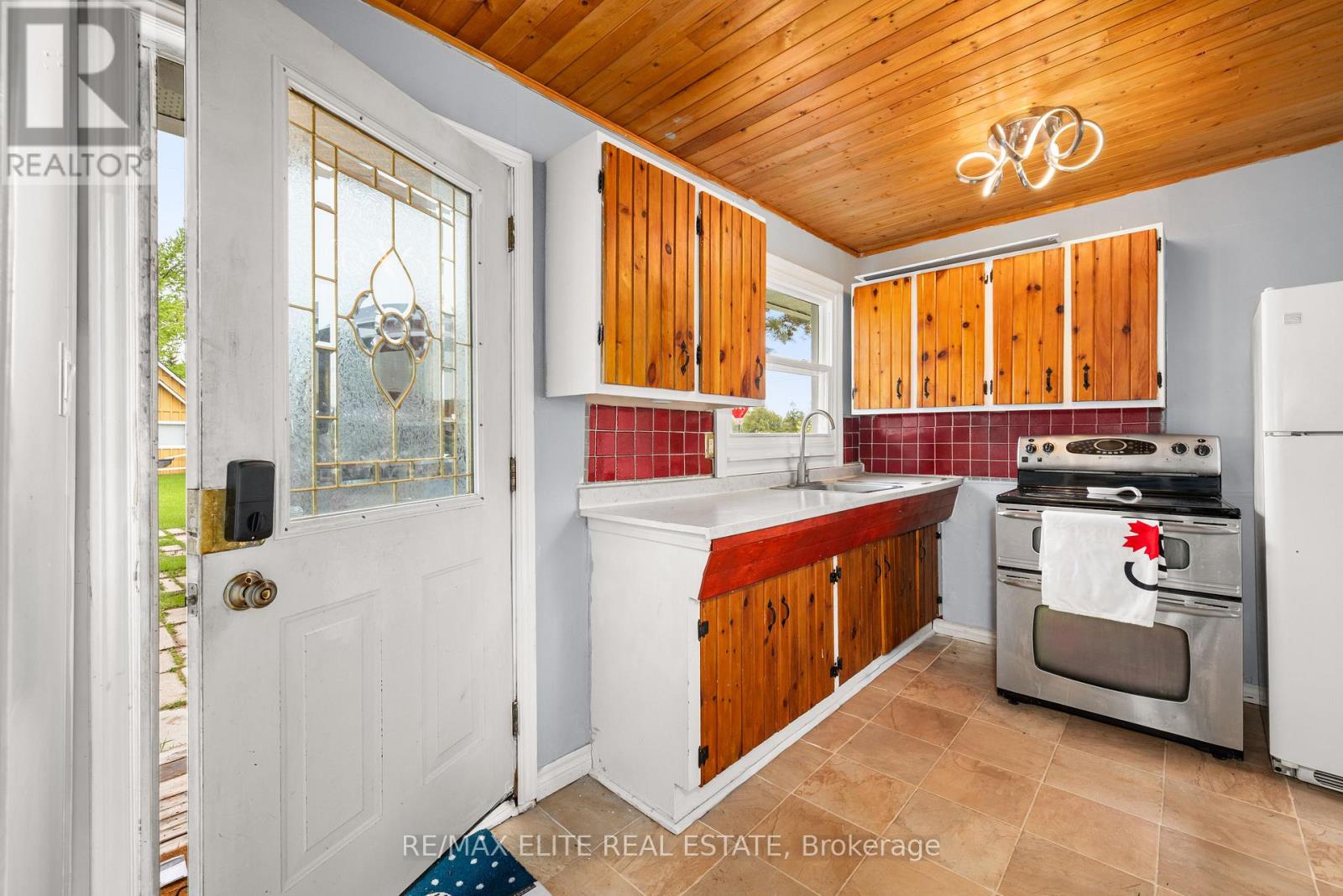 10 Alexander Avenue, Kawartha Lakes, Ontario  K0M 1L0 - Photo 13 - X13210456