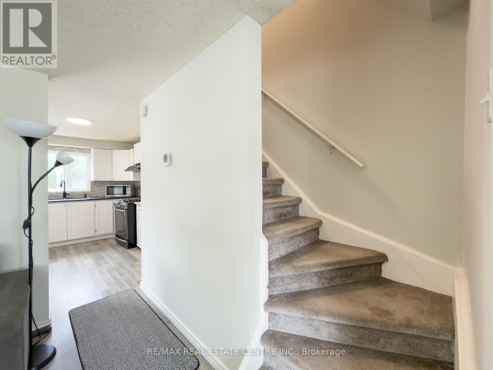 724 Parkview Crescent, Cambridge, Ontario  N3H 4X9 - Photo 16 - X13210486