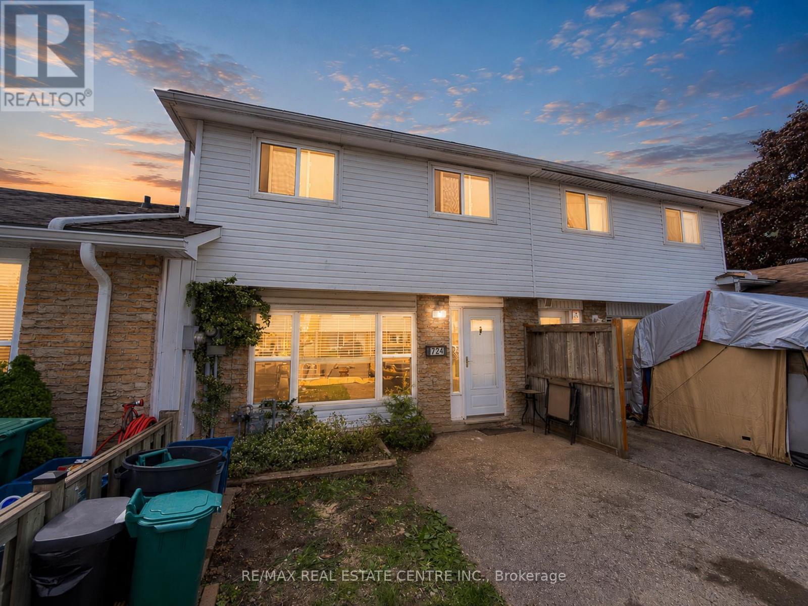 724 Parkview Crescent, Cambridge, Ontario  N3H 4X9 - Photo 2 - X13210486