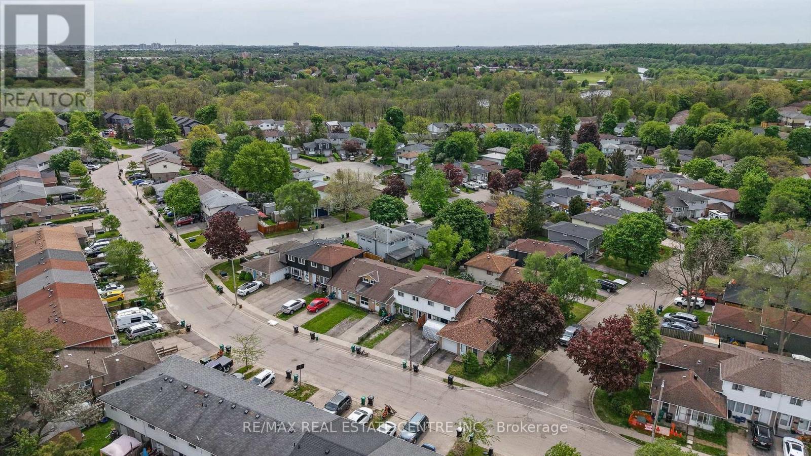 724 Parkview Crescent, Cambridge, Ontario  N3H 4X9 - Photo 3 - X13210486