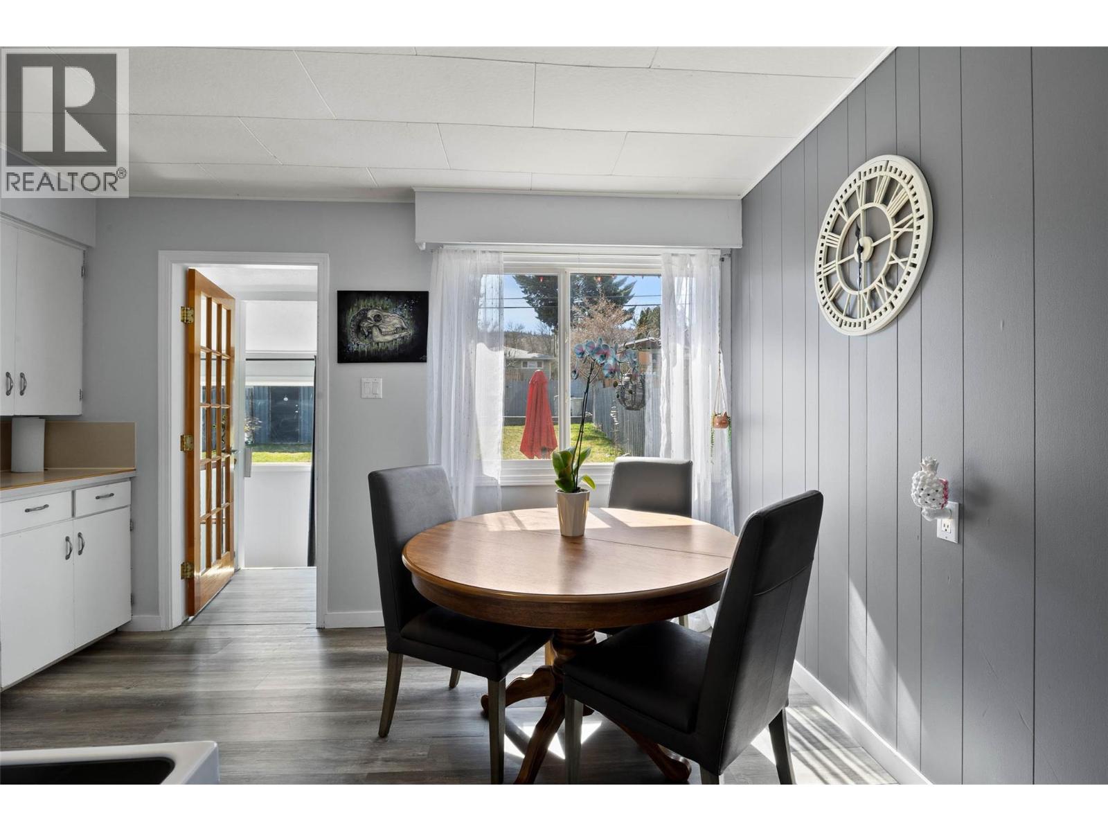 957 Pine Street, Kamloops, British Columbia  V2C 3A3 - Photo 4 - 10389319
