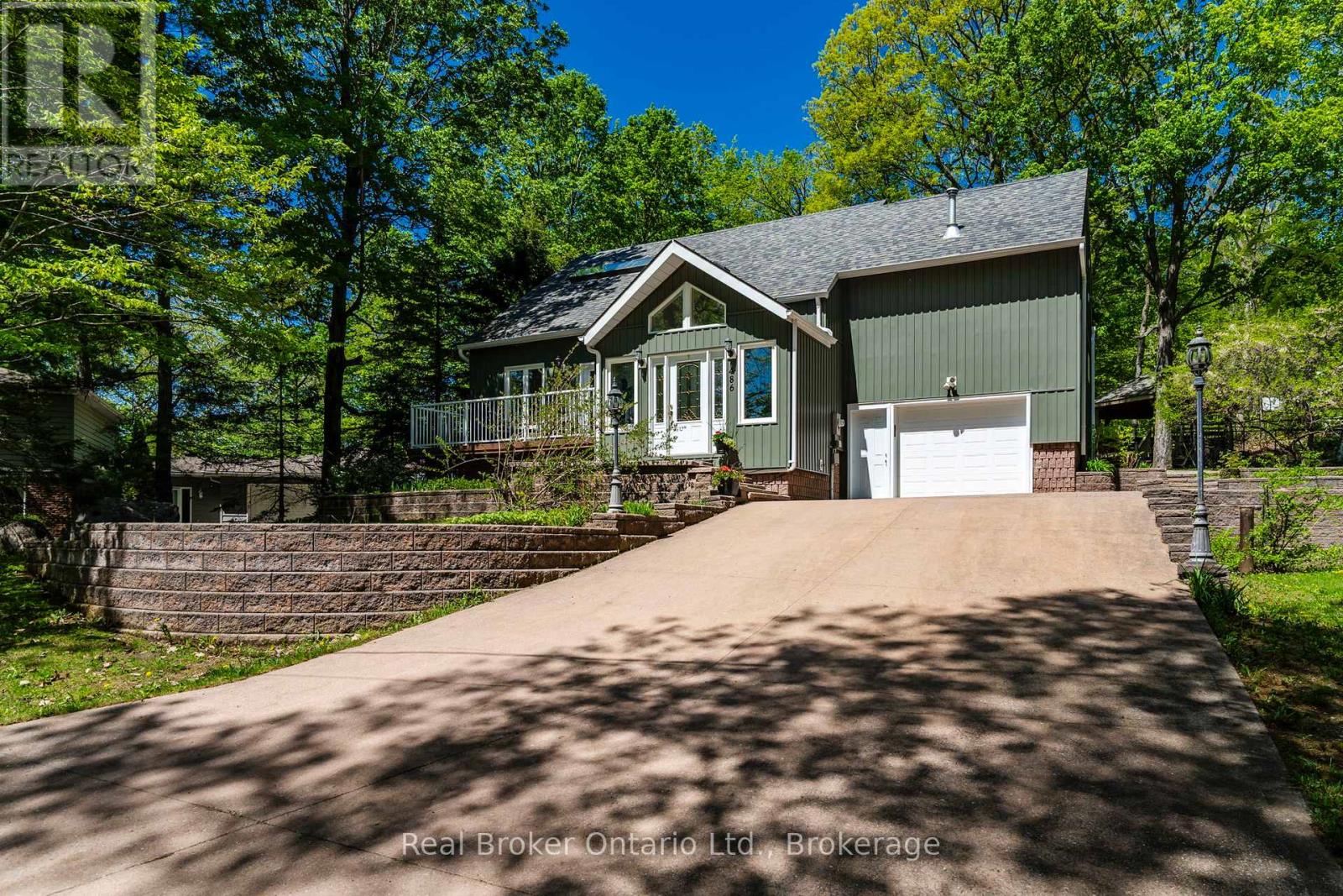 486 FOREST HILL COURT, Midland, Ontario