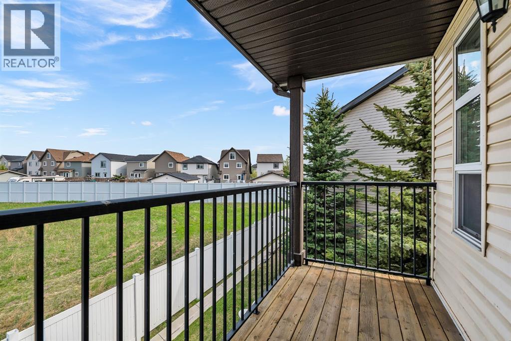 425 Copperpond Landing Se, Calgary, Alberta  T2Z 1G6 - Photo 7 - A2315813