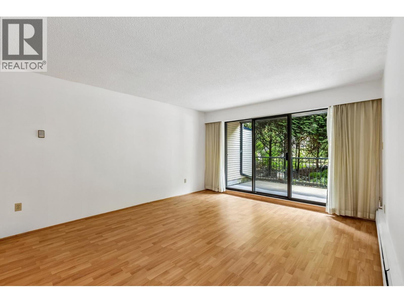 219 1385 Draycott Road, North Vancouver, British Columbia  V7J 3K9 - Photo 4 - R3129240