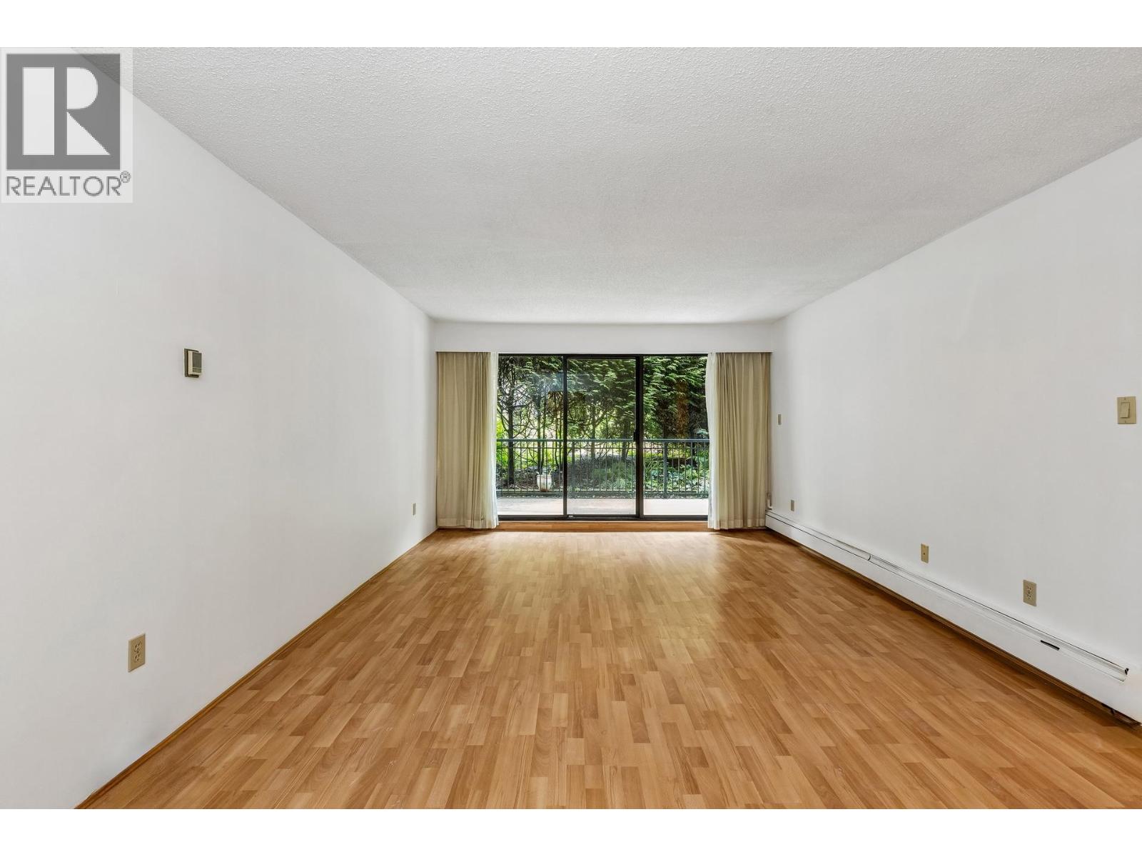 219 1385 Draycott Road, North Vancouver, British Columbia  V7J 3K9 - Photo 2 - R3129240