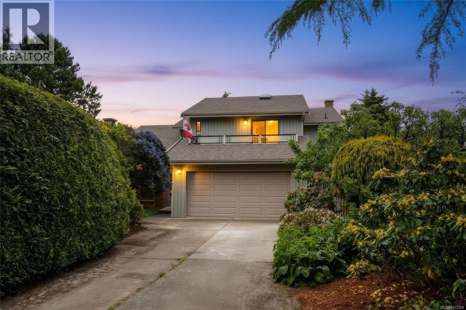 1558 Agnew Ave, Saanich, British Columbia