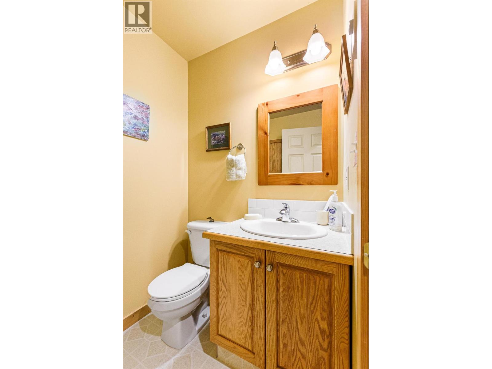 1420 Ainsworth Avenue, Riondel, British Columbia  V0B 2B0 - Photo 33 - 10389146