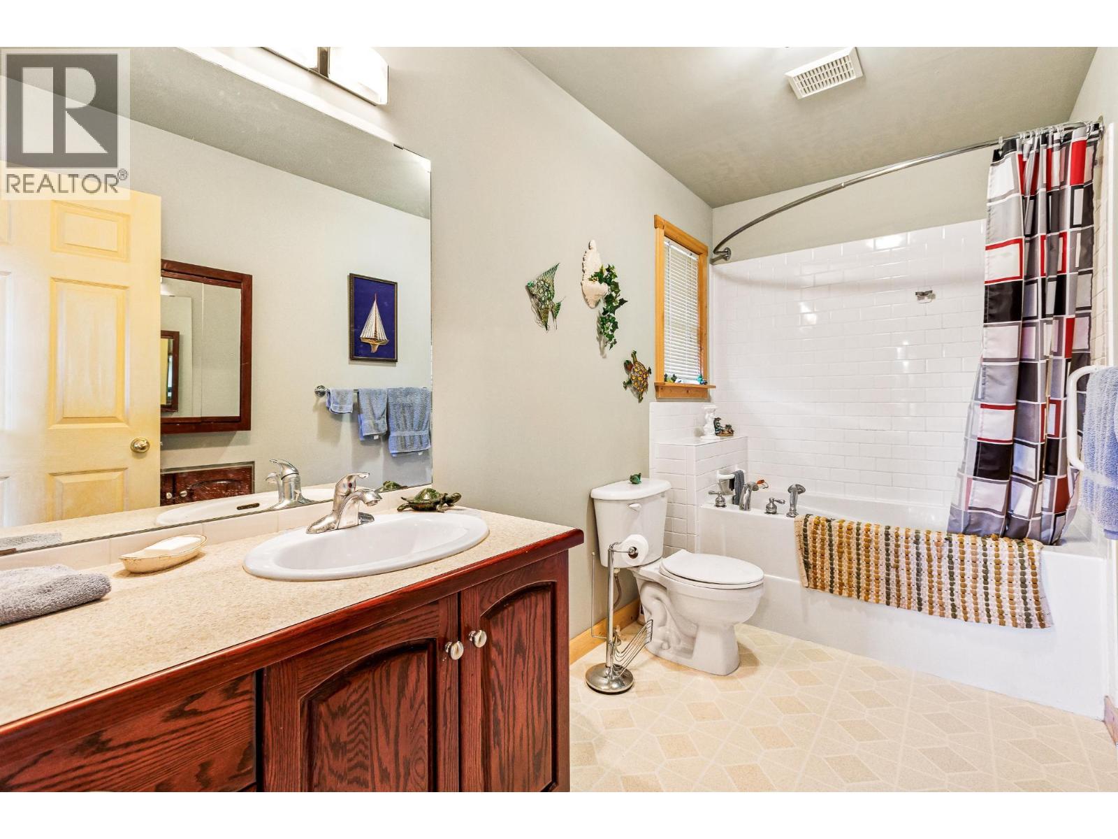 1420 Ainsworth Avenue, Riondel, British Columbia  V0B 2B0 - Photo 24 - 10389146