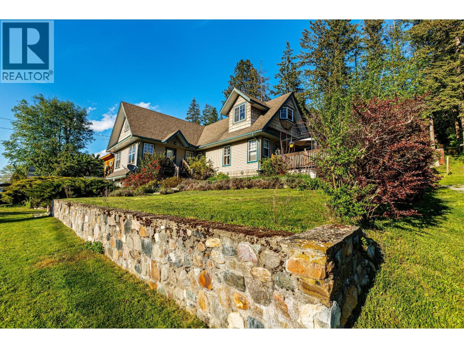 1420 Ainsworth Avenue, Riondel, British Columbia  V0B 2B0 - Photo 1 - 10389146