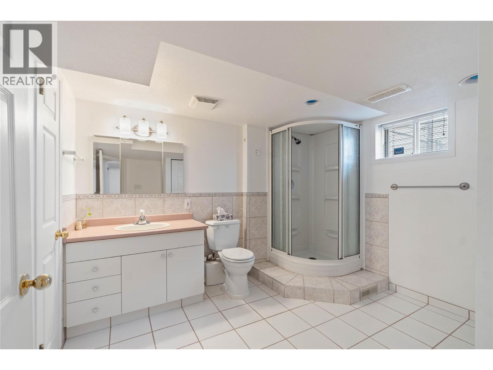1045 Dominion Street, Kamloops, British Columbia  V2C 2Y4 - Photo 13 - 10389269
