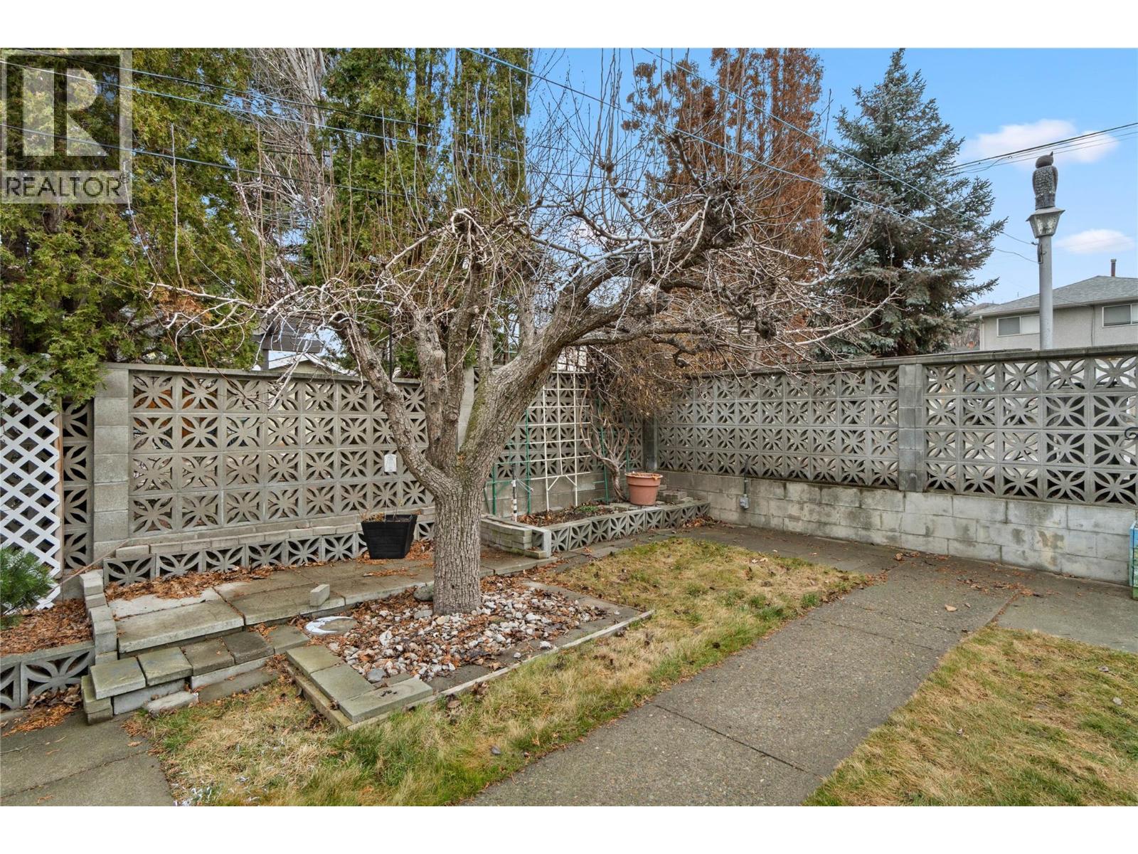 1045 Dominion Street, Kamloops, British Columbia  V2C 2Y4 - Photo 29 - 10389269