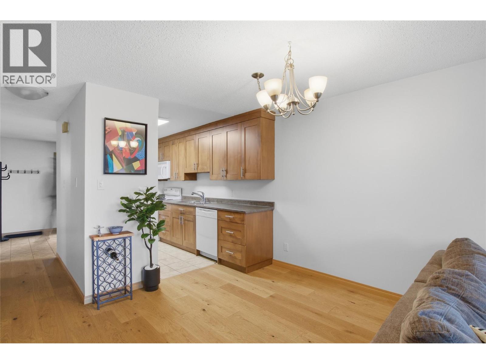 1750 Summit Drive Unit# 82, Kamloops, British Columbia  V2E 1Y1 - Photo 8 - 10389331
