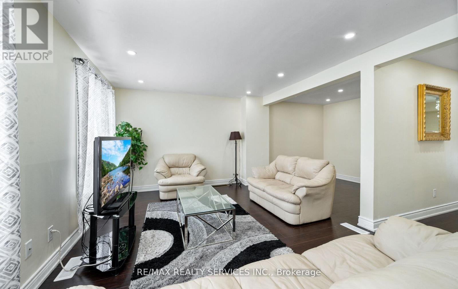 124 - 124 Baronwood Court, Brampton, Ontario  L6V 3H7 - Photo 6 - W13019880