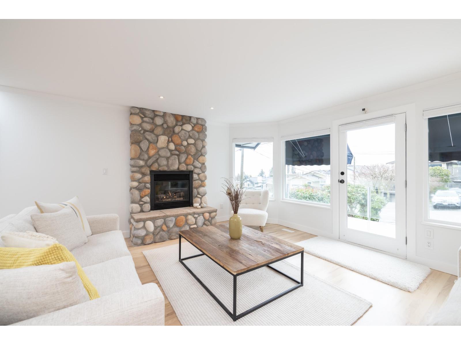 976 Habgood Street, White Rock, British Columbia  V4B 4W6 - Photo 3 - R3129394