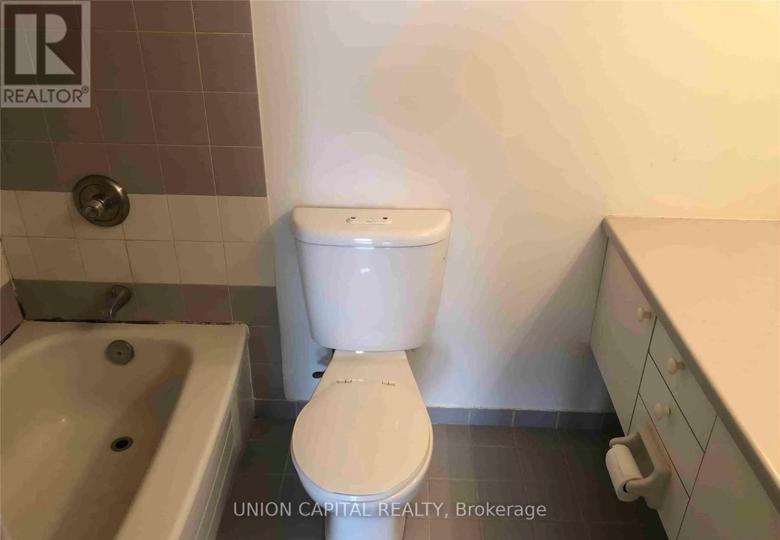 2805 - 100 Upper Madison Street, Toronto, Ontario  M2N 6M4 - Photo 11 - C13210552