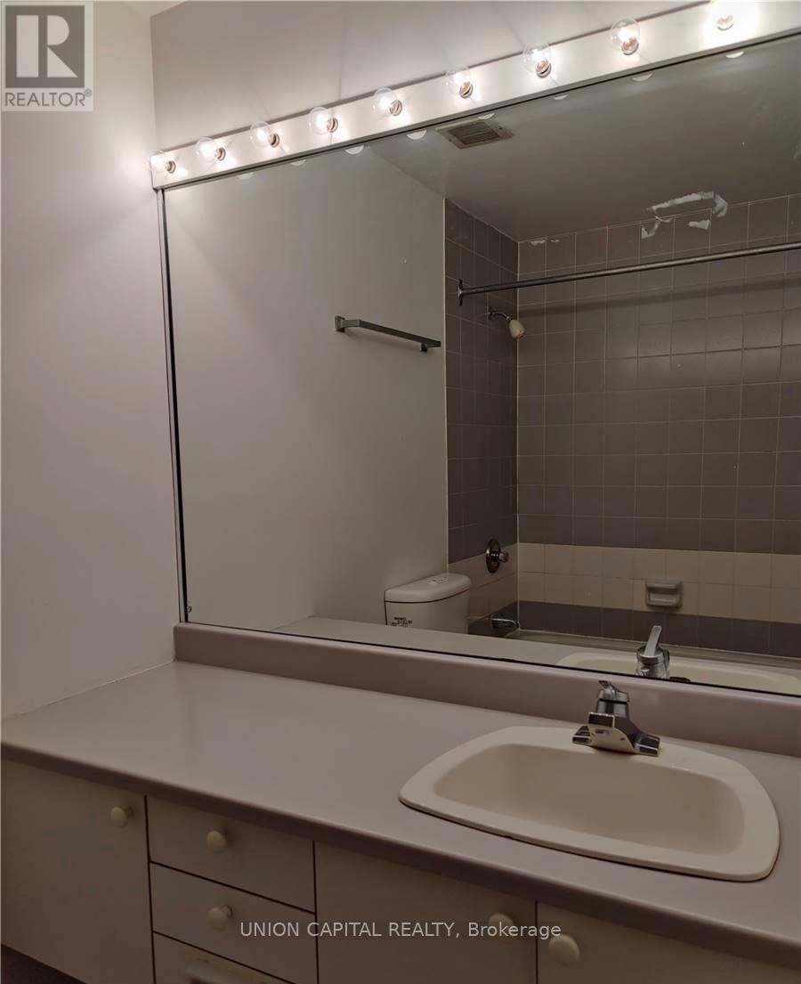 2805 - 100 Upper Madison Street, Toronto, Ontario  M2N 6M4 - Photo 4 - C13210552
