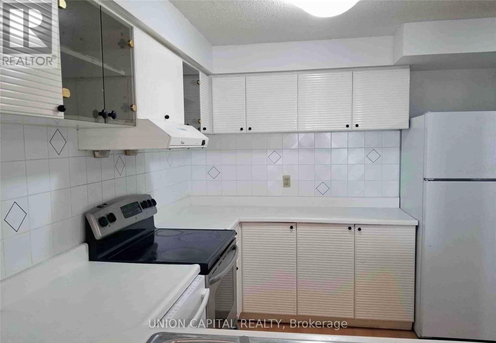 2805 - 100 Upper Madison Street, Toronto, Ontario  M2N 6M4 - Photo 7 - C13210552