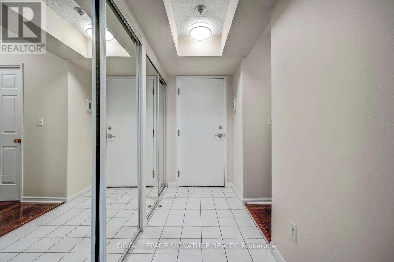 306 - 7 Carlton Street, Toronto, Ontario  M5B 1L2 - Photo 4 - C13210688