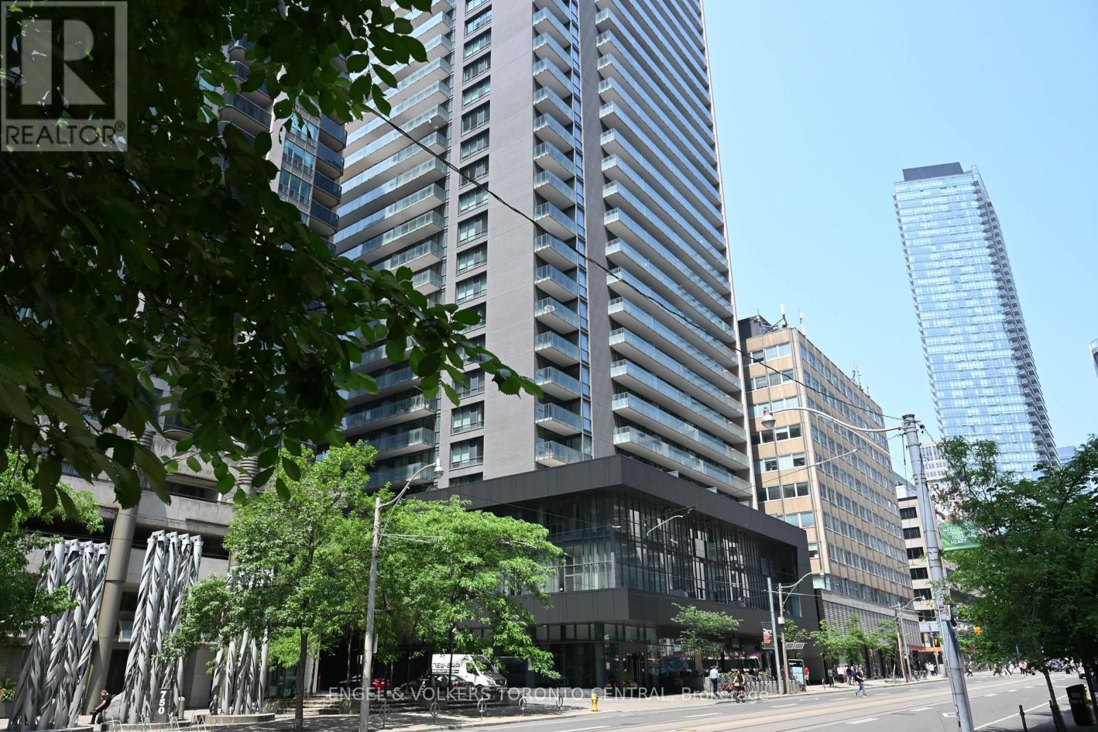 2504 - 770 BAY STREET, Toronto, Ontario