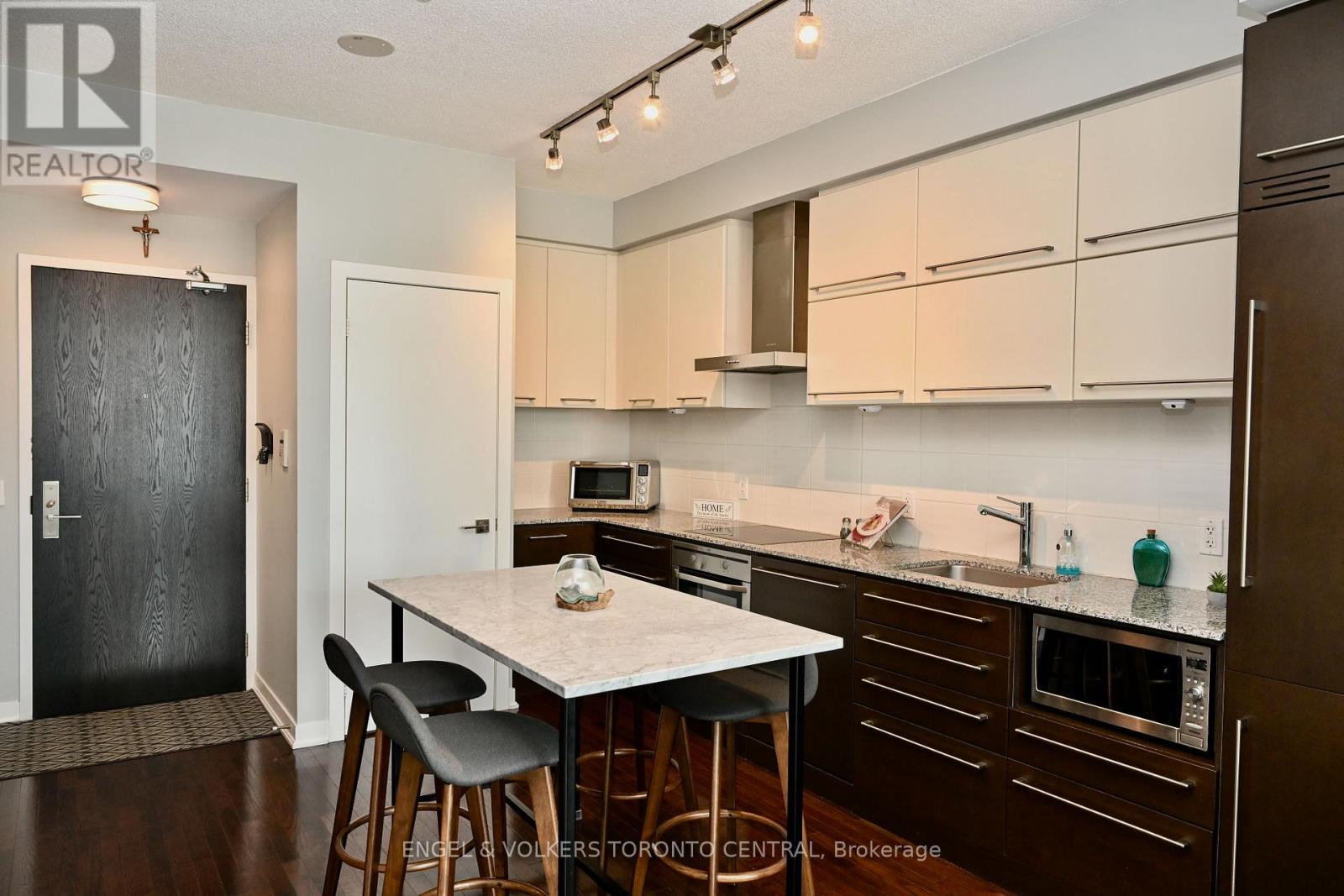 2504 - 770 Bay Street, Toronto, Ontario  M5G 0A6 - Photo 14 - C13210742