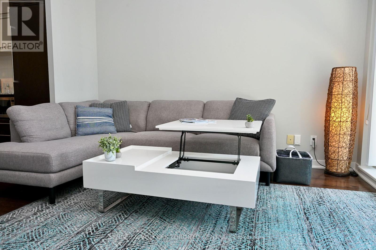 2504 - 770 Bay Street, Toronto, Ontario  M5G 0A6 - Photo 17 - C13210742