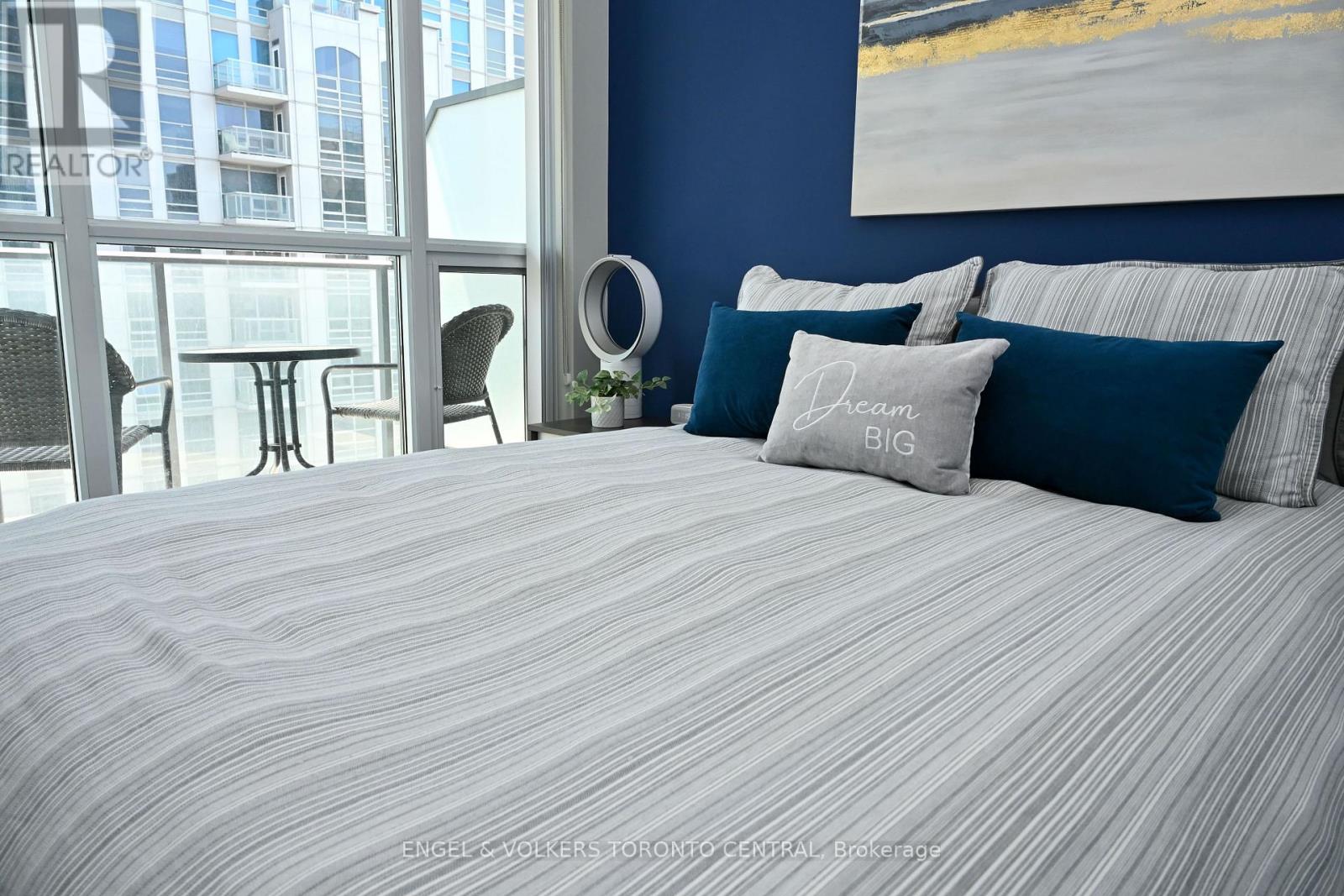 2504 - 770 Bay Street, Toronto, Ontario  M5G 0A6 - Photo 21 - C13210742
