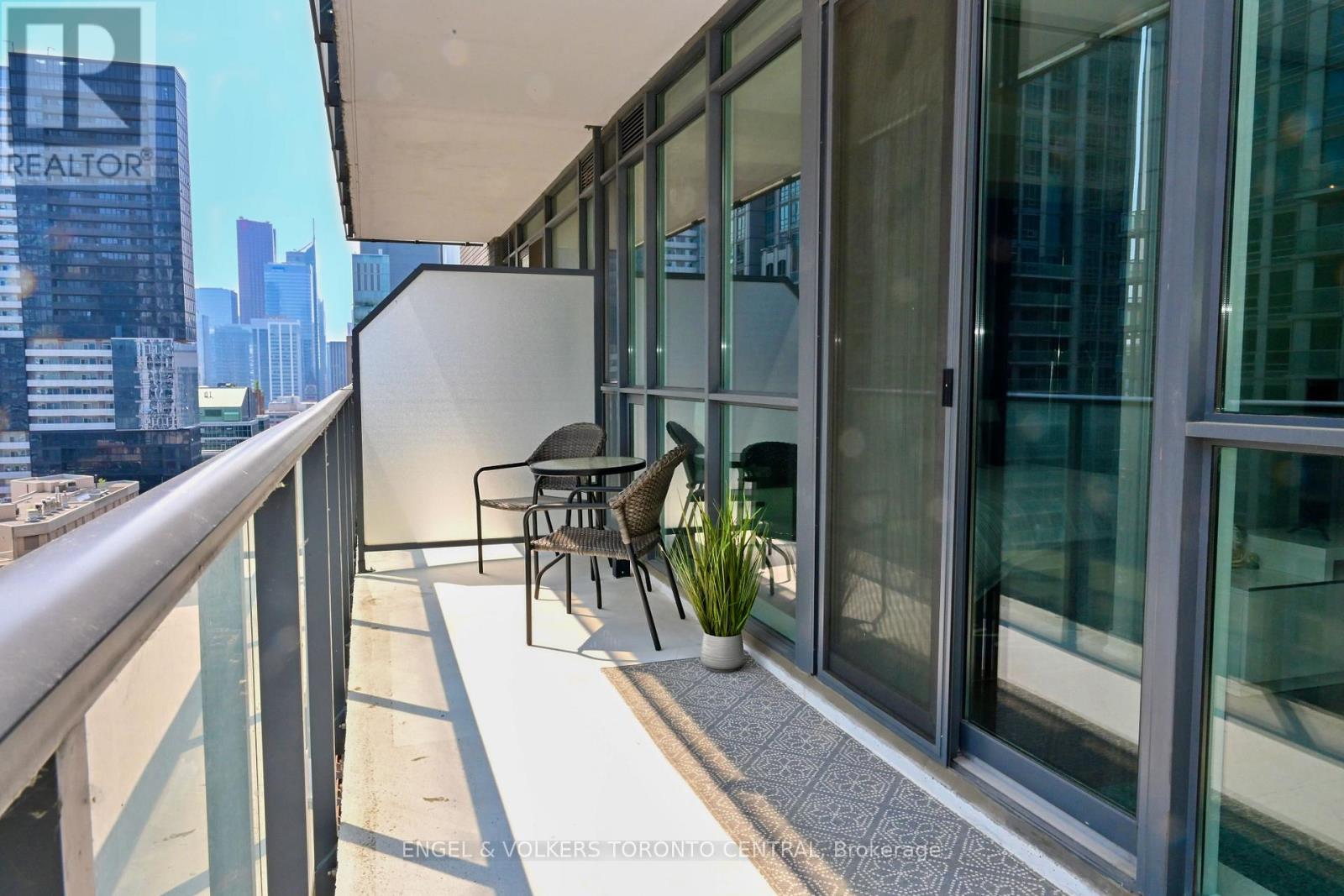 2504 - 770 Bay Street, Toronto, Ontario  M5G 0A6 - Photo 22 - C13210742
