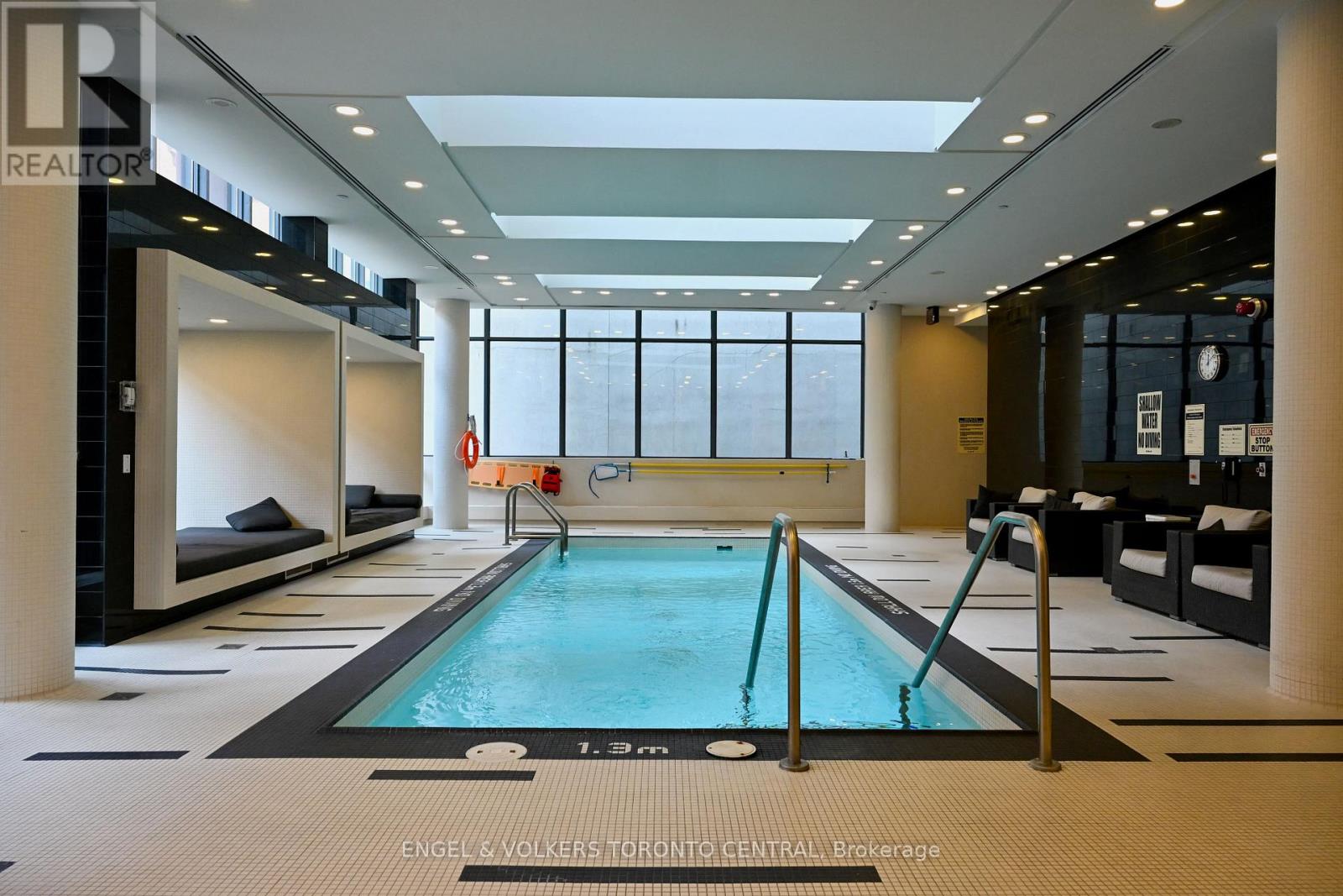 2504 - 770 Bay Street, Toronto, Ontario  M5G 0A6 - Photo 32 - C13210742
