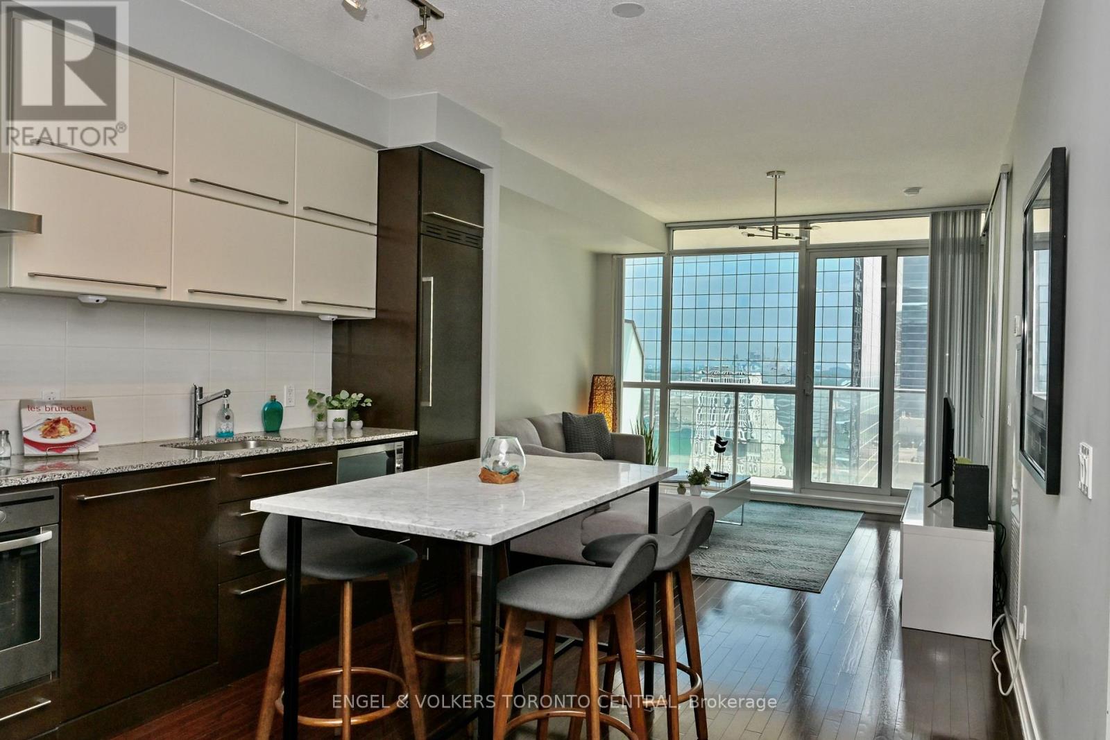 2504 - 770 Bay Street, Toronto, Ontario  M5G 0A6 - Photo 9 - C13210742