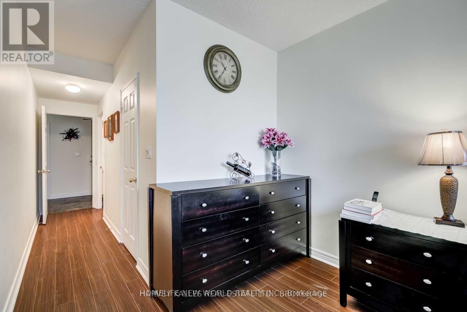 2001 - 55 Bloor Street E, Toronto, Ontario  M4W 3W6 - Photo 10 - C13210756
