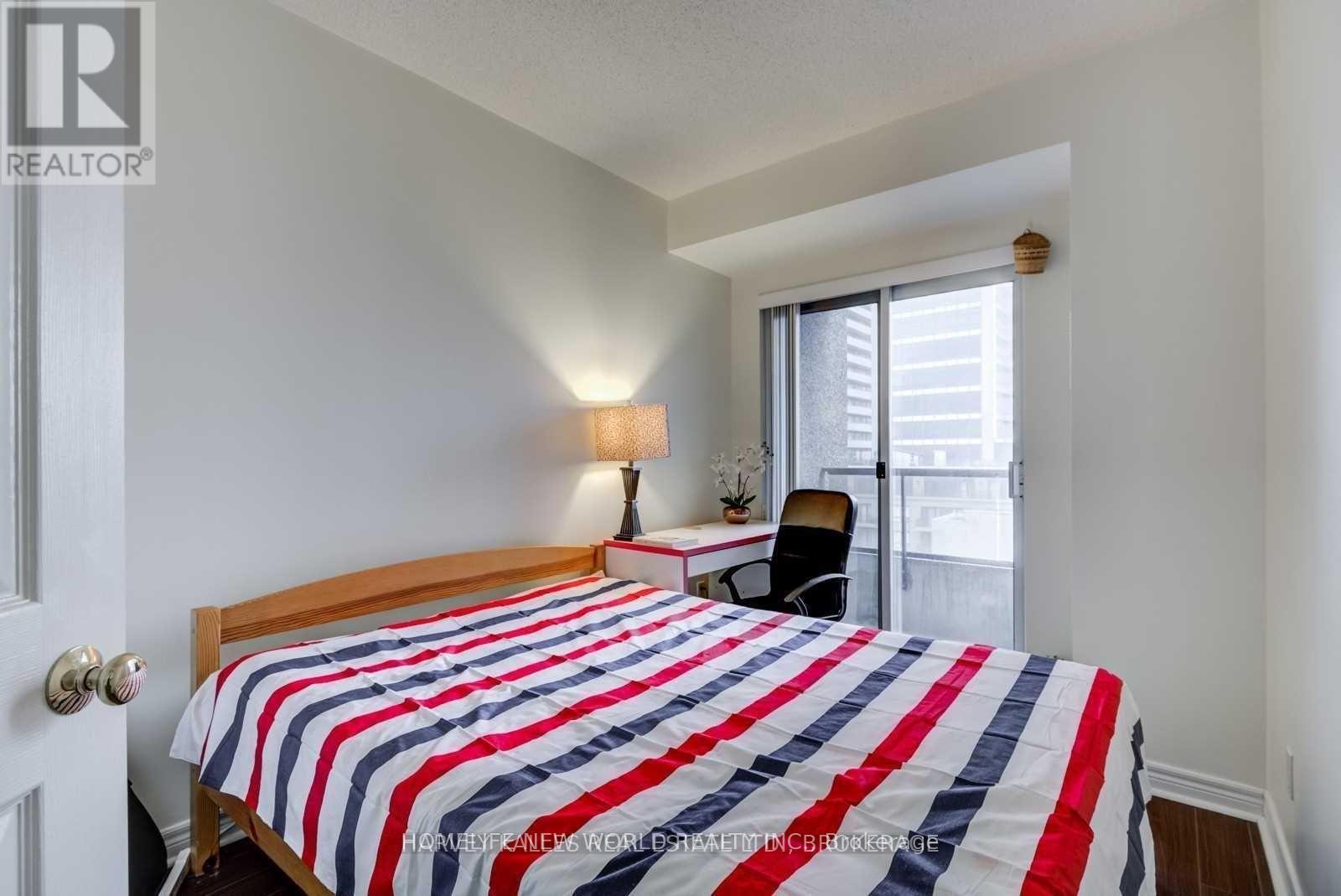 2001 - 55 Bloor Street E, Toronto, Ontario  M4W 3W6 - Photo 14 - C13210756