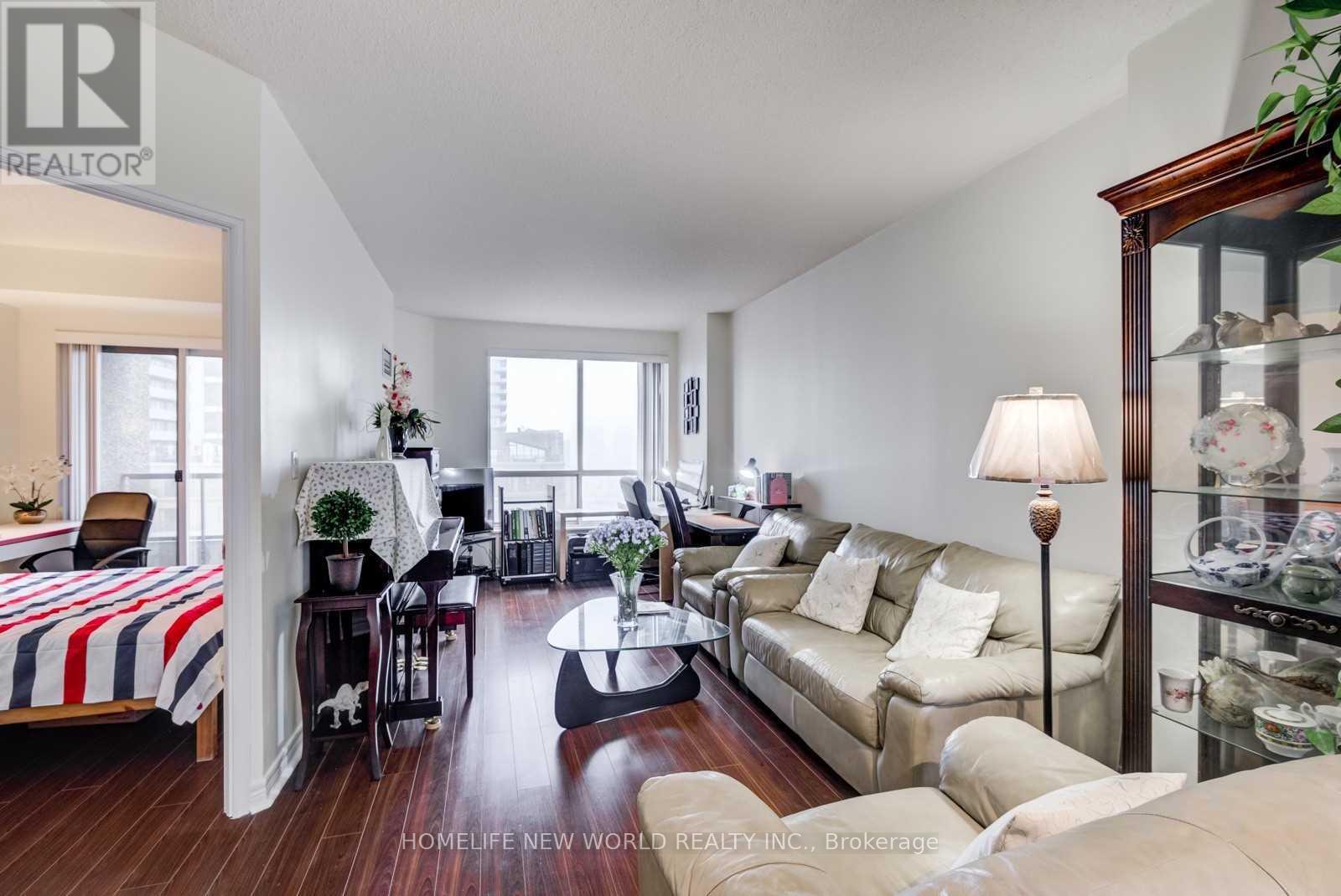 2001 - 55 Bloor Street E, Toronto, Ontario  M4W 3W6 - Photo 3 - C13210756