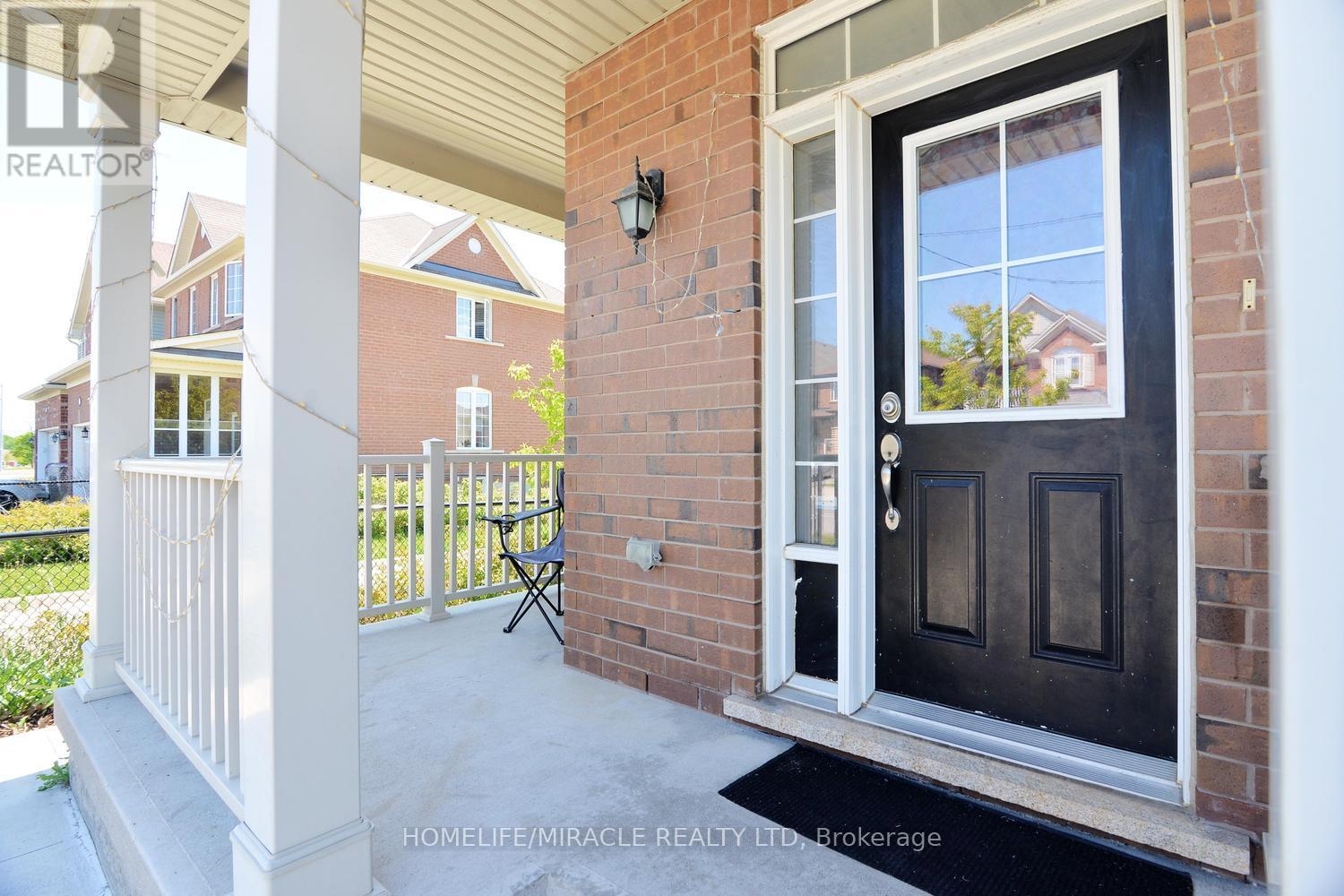 8 Robert Parkinson Drive, Brampton, Ontario  L7A 0Y3 - Photo 3 - W13209658