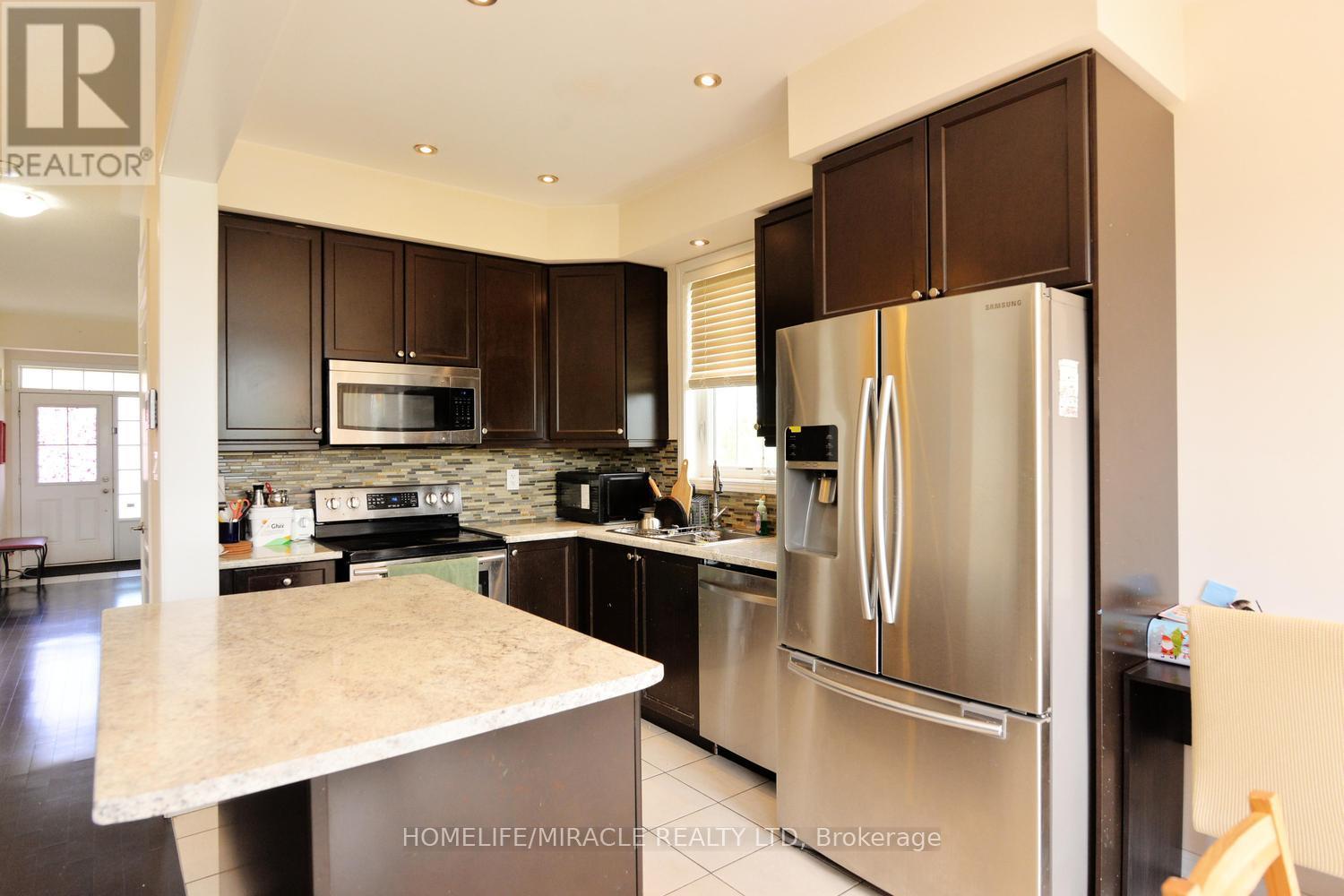 8 Robert Parkinson Drive, Brampton, Ontario  L7A 0Y3 - Photo 12 - W13209658