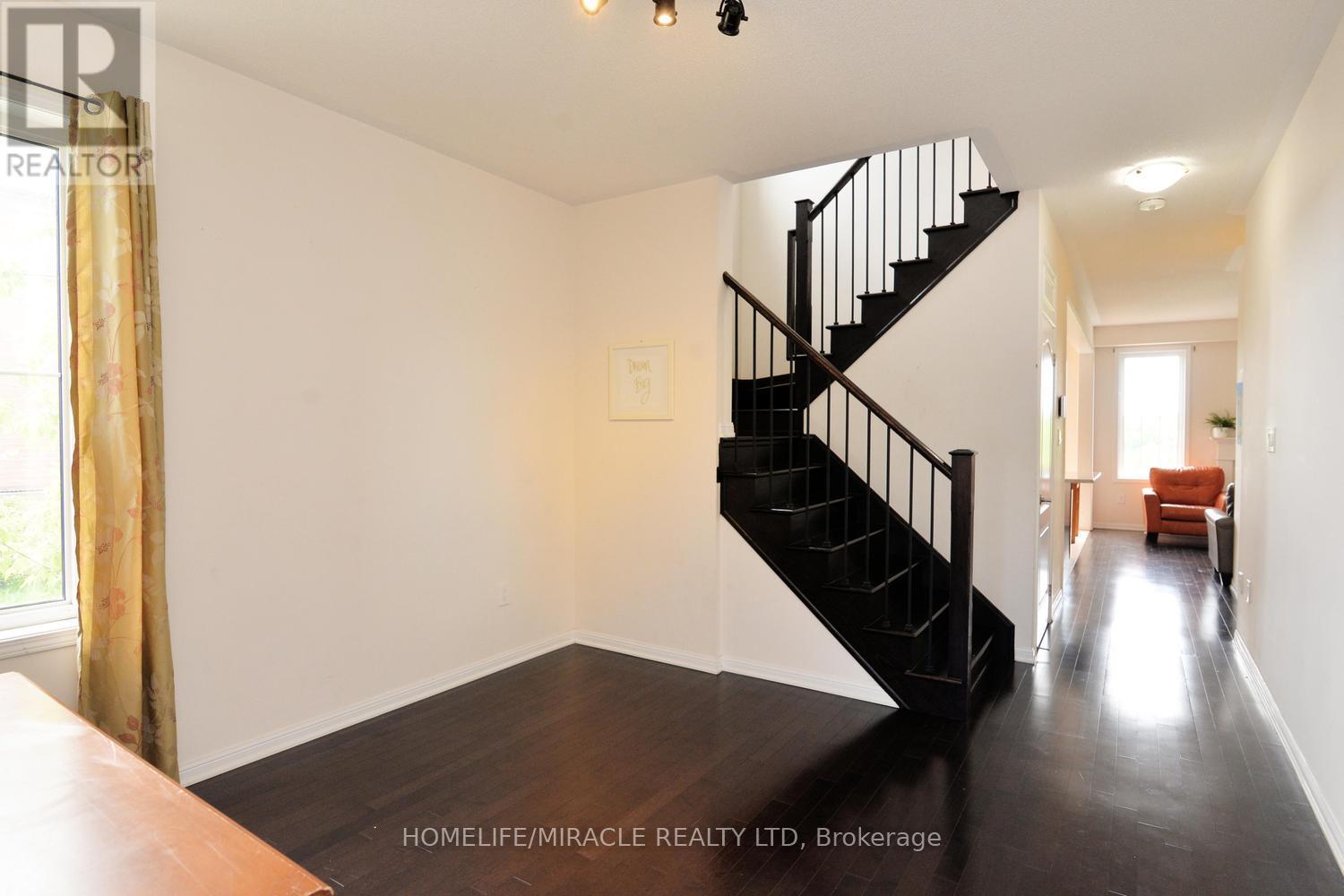 8 Robert Parkinson Drive, Brampton, Ontario  L7A 0Y3 - Photo 6 - W13209658