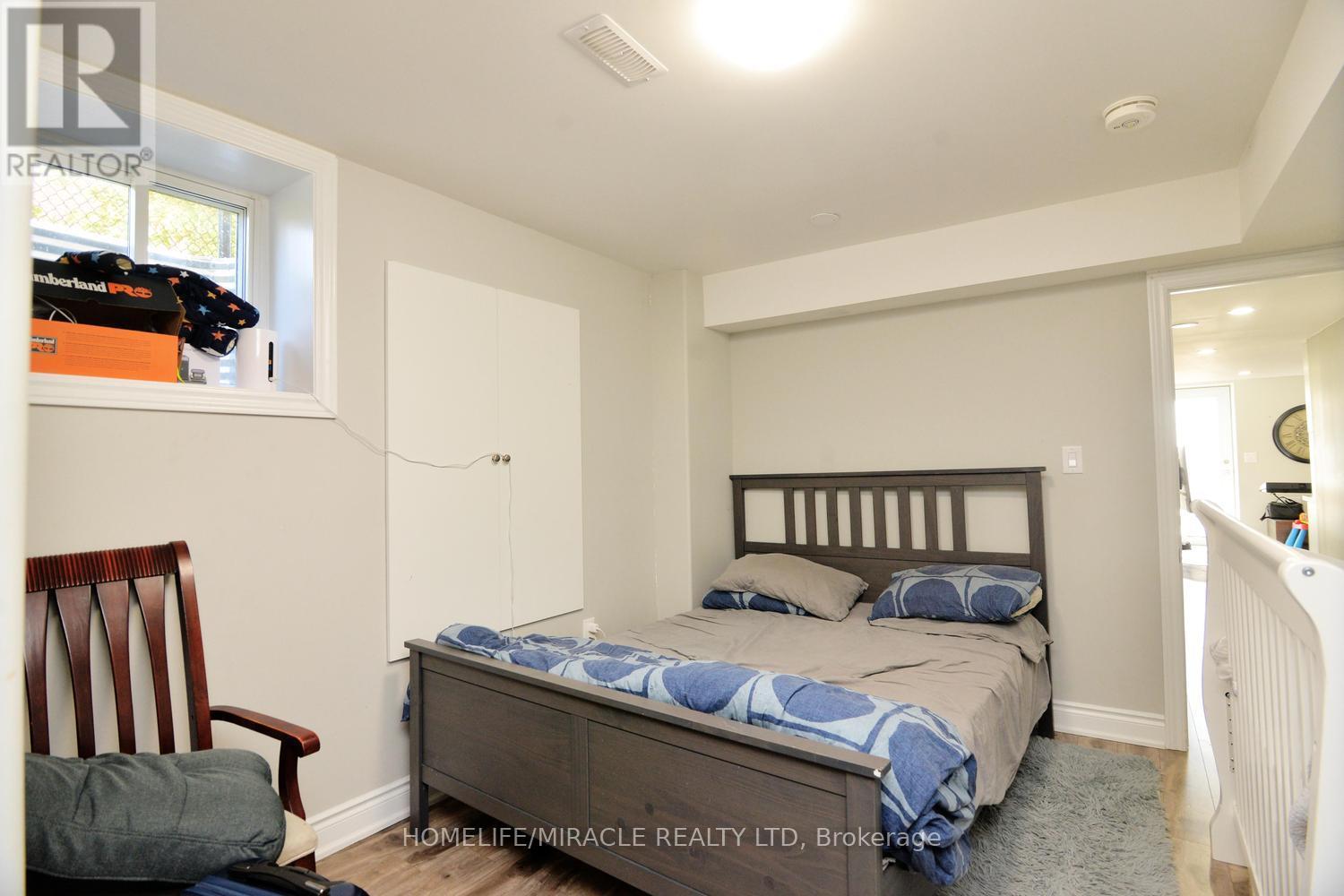 8 Robert Parkinson Drive, Brampton, Ontario  L7A 0Y3 - Photo 43 - W13209658
