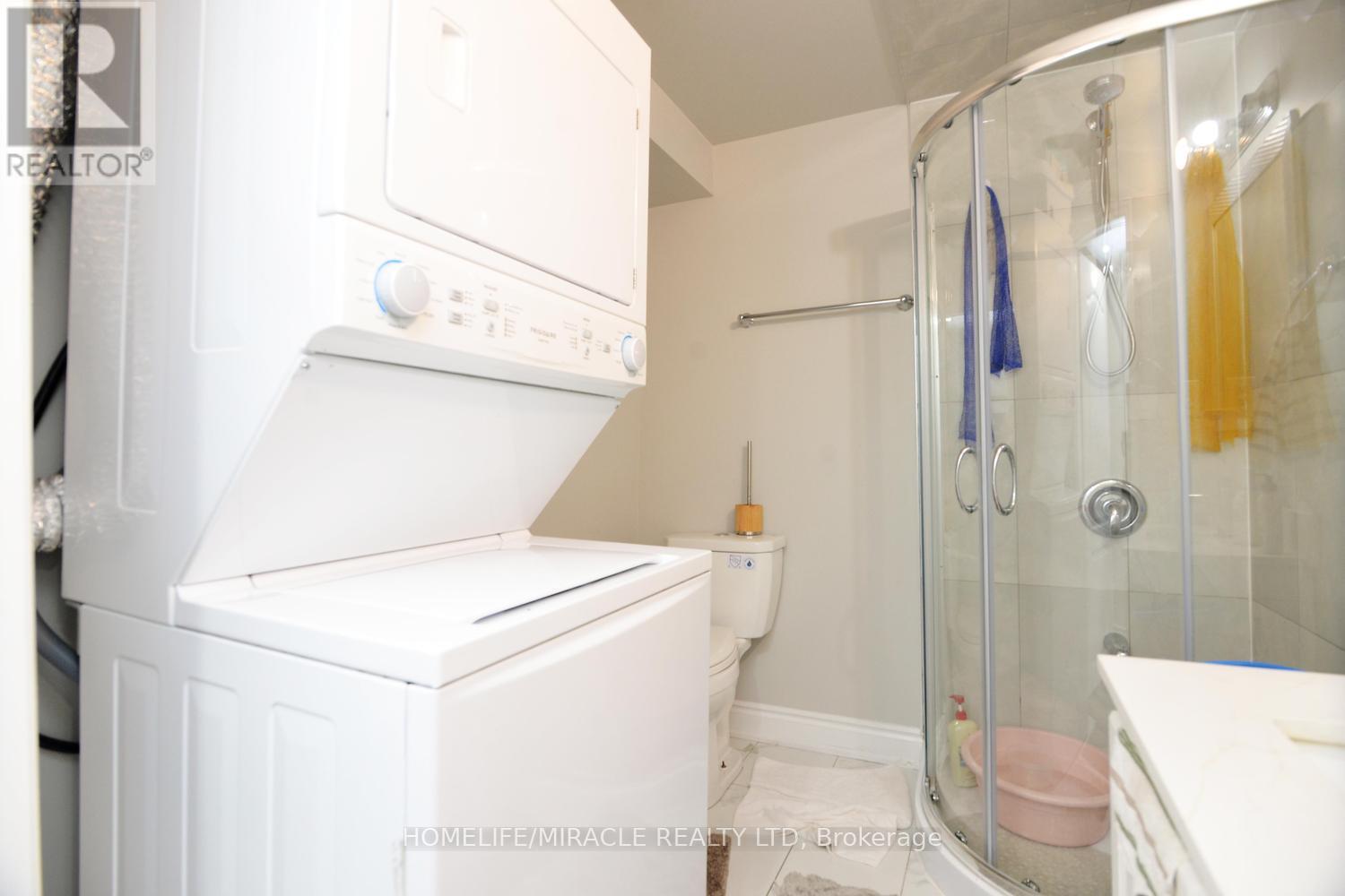 8 Robert Parkinson Drive, Brampton, Ontario  L7A 0Y3 - Photo 41 - W13209658