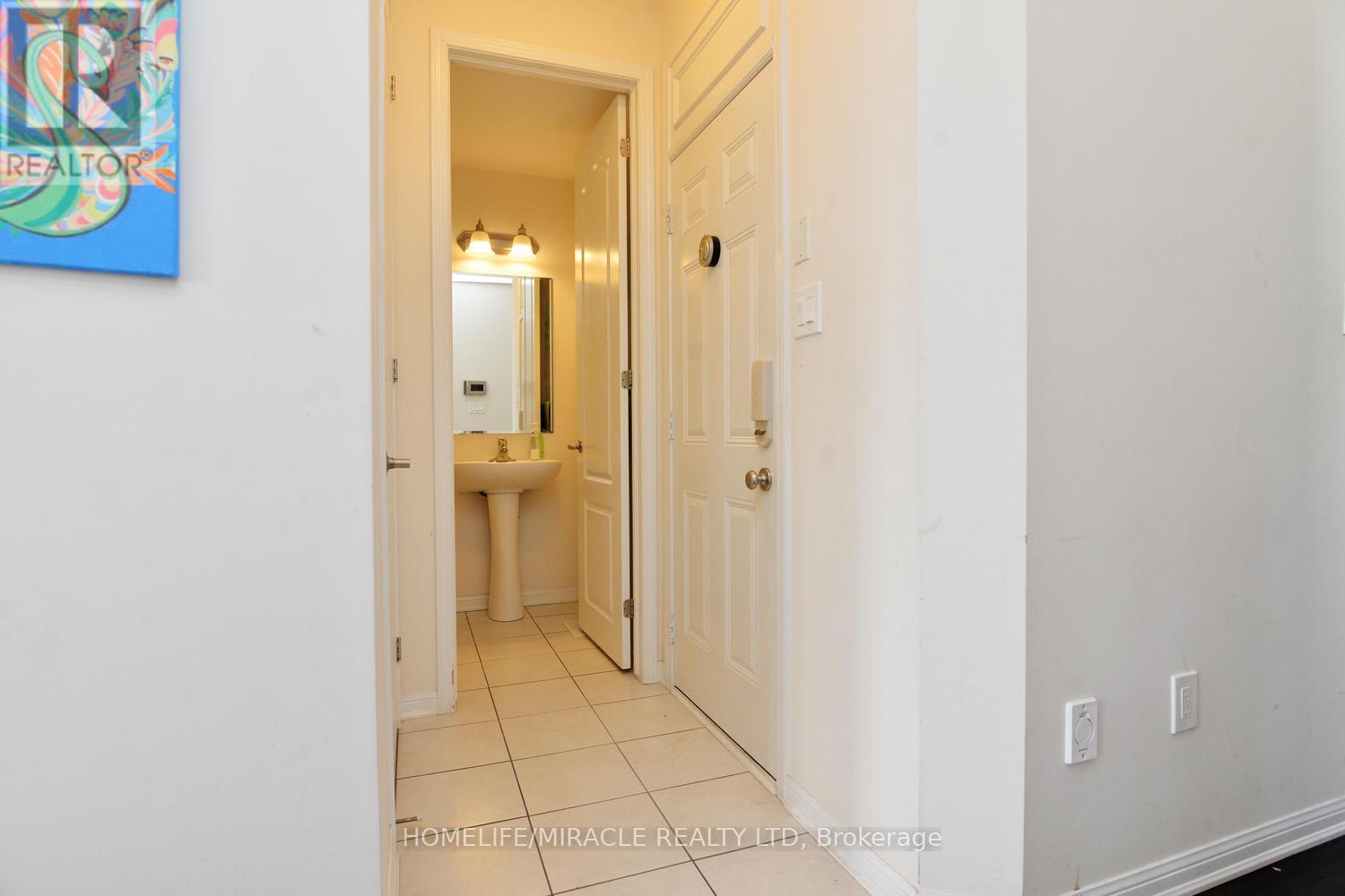 8 Robert Parkinson Drive, Brampton, Ontario  L7A 0Y3 - Photo 8 - W13209658