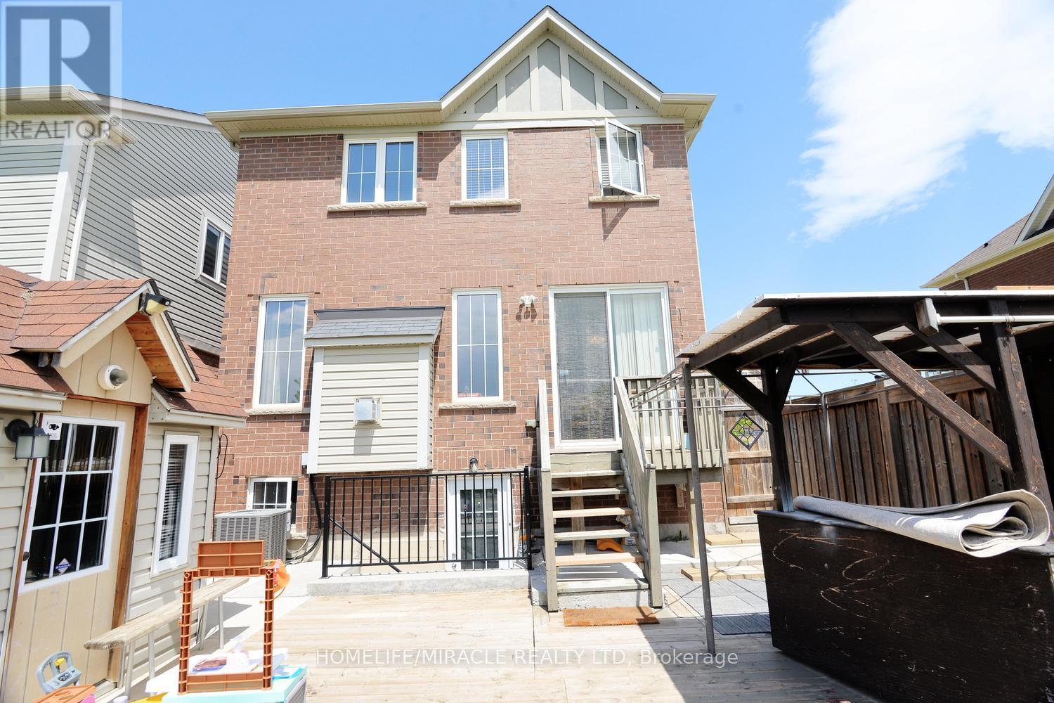 8 Robert Parkinson Drive, Brampton, Ontario  L7A 0Y3 - Photo 46 - W13209658
