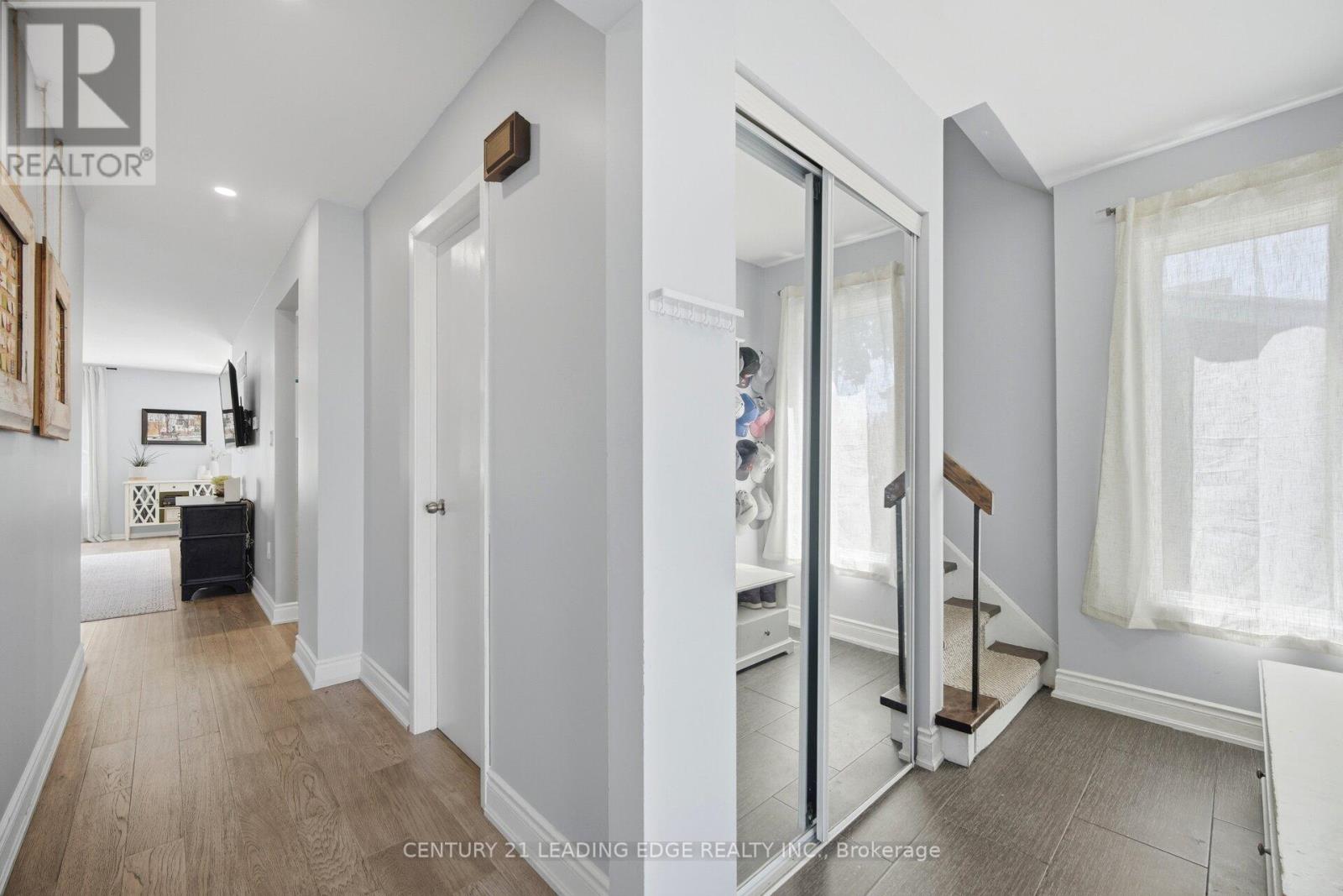 1931 Malden Crescent, Pickering, Ontario  L1V 3G6 - Photo 4 - E13210610